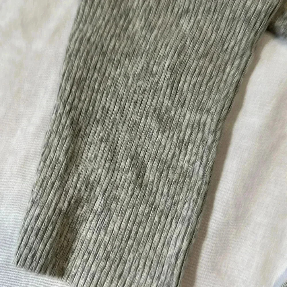 American Eagle Medium Oversized long sleeve super soft Gray NWT - Picture 3 of 5